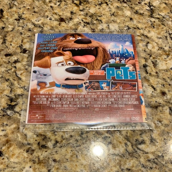 Illumination The Secret Life of Pets DVD - Picture 2 of 4